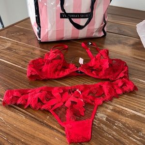 Victoria’s Secret set